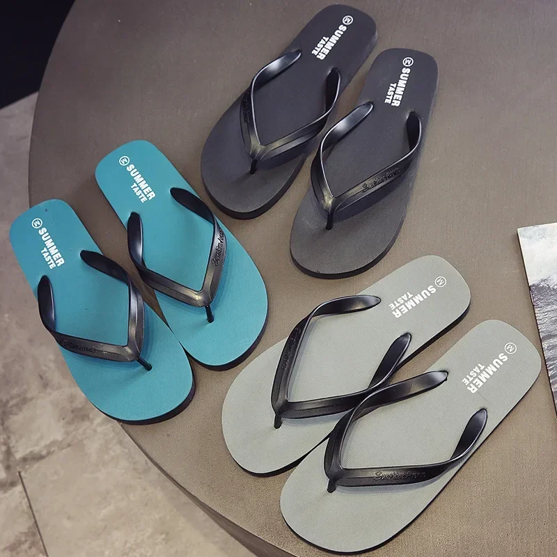 Men's Non-Slip Rubber Flip Flops Comfortable Summer Beach Slippers Lightweight Casual Sandals with Soft Sole for Outdoor Walking - Image 2