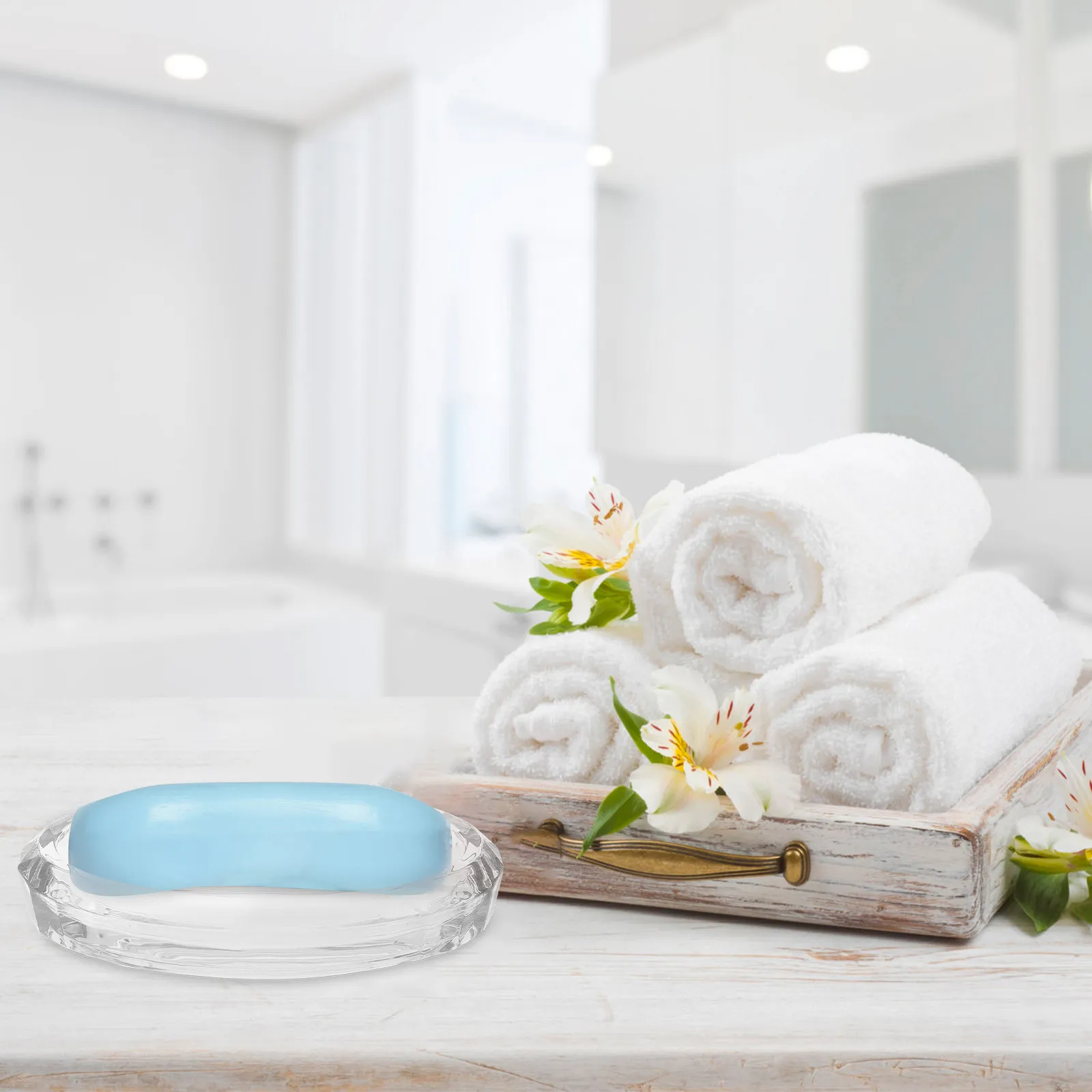 

1Pcs Elegant Oval Glass Soap Dish Clear Bathroom Soap Holder Modern Stylish Design Non Slip Base for Daily Hygiene