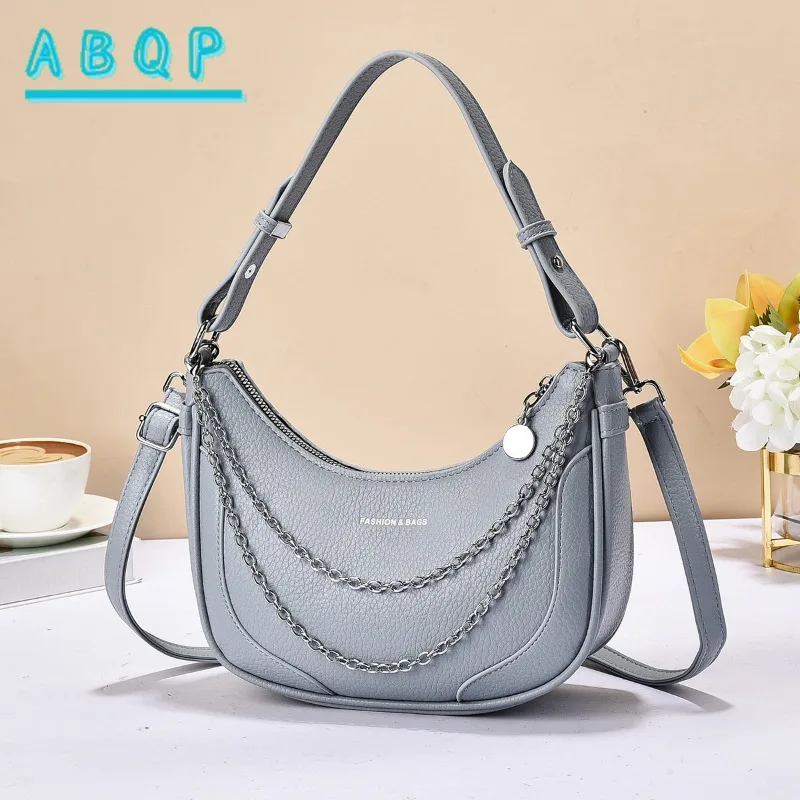

Shoulder Bag Premium Chain Fashion Women's Bags New Messenger Bag Versatile Casual Commuter Backpack Large Capacity