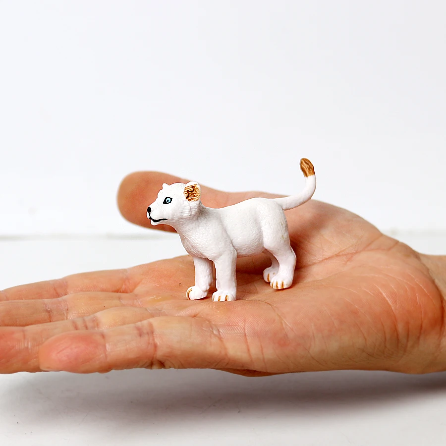 Figure di animali della giungla Giocattoli modello in plastica Leone Lionet Lioness Action Figure Figurine di animali selvatici Regali per bambini Giochi di giocattoli per bambini