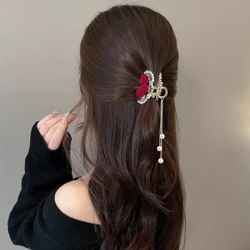 Vrouwen Rood Fluwelen Roos Kwasten Parels Kleine Grijpclip Haarklauw Achterkant van het hoofd Vrouwelijke haaraccessoires Haai Clip Nieuwe hoofddeksels