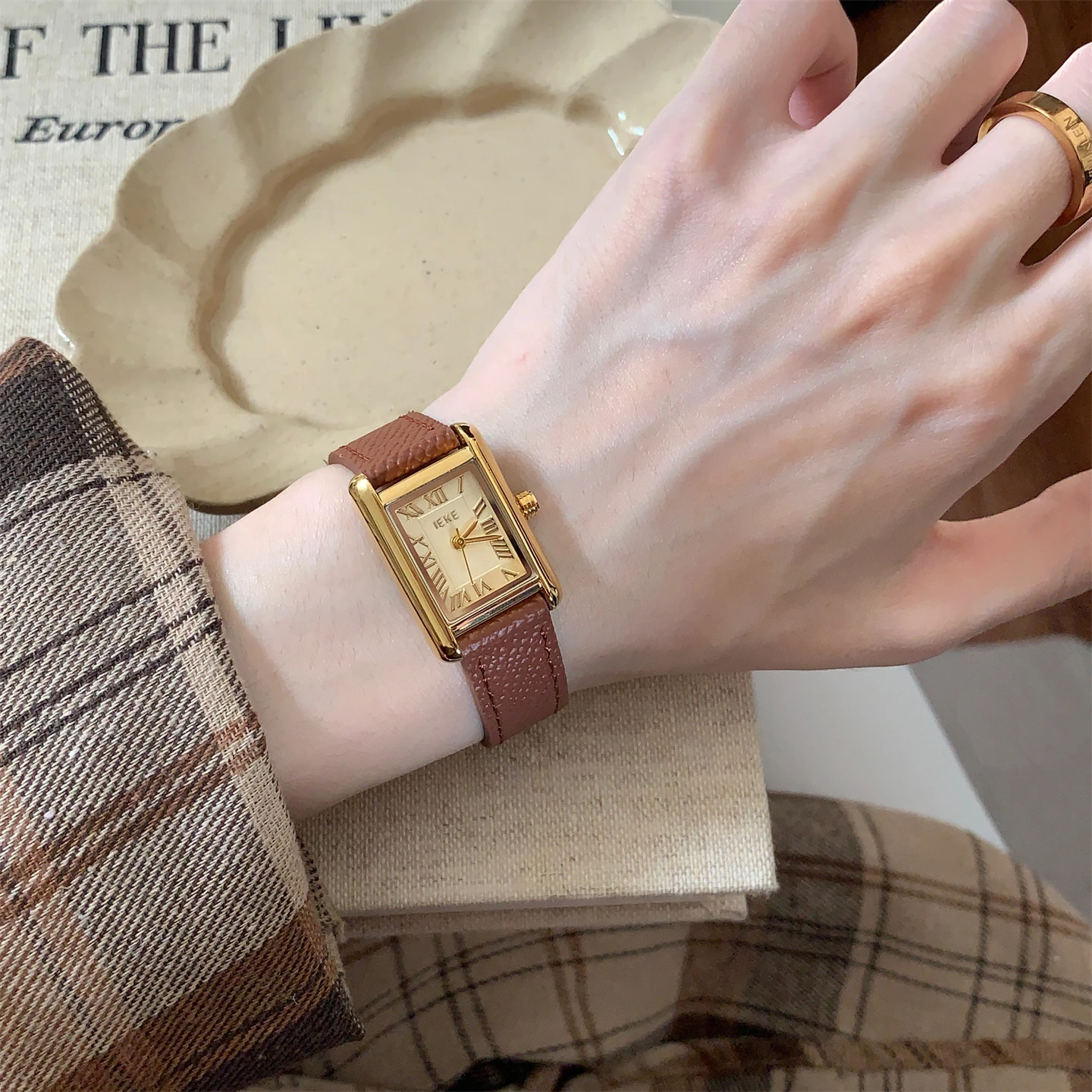 

Small fragrance style, light luxury, high-end temperament, ins French Roman watch, women's belt, retro watch