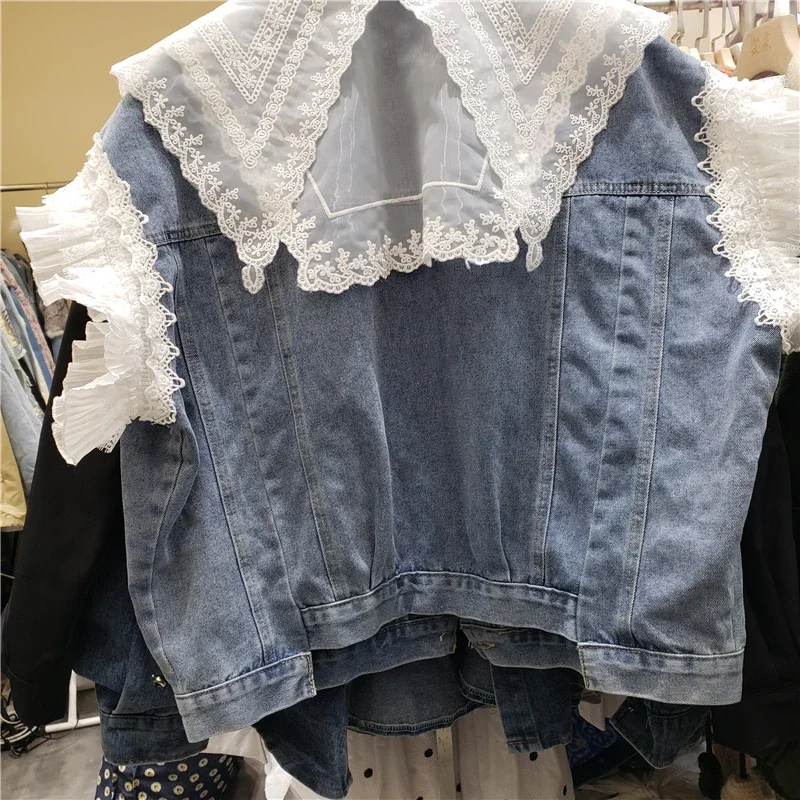 Damska kamizelka jeansowa na wiosnę i jesień, ciężka, zdobiona koralikami, z koronkowymi wstawkami, niebieska, krótka, luźna, codzienna, zapinana na jeden guzik, bez rękawów.