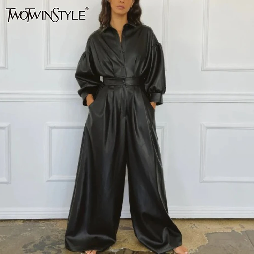 

TWOTWINSTYLE черные комбинезоны из искусственной кожи для женщин, свободный комбинезон в стиле ретро с лацканами и длинными рукавами, высокой талией, с карманами, женский новый