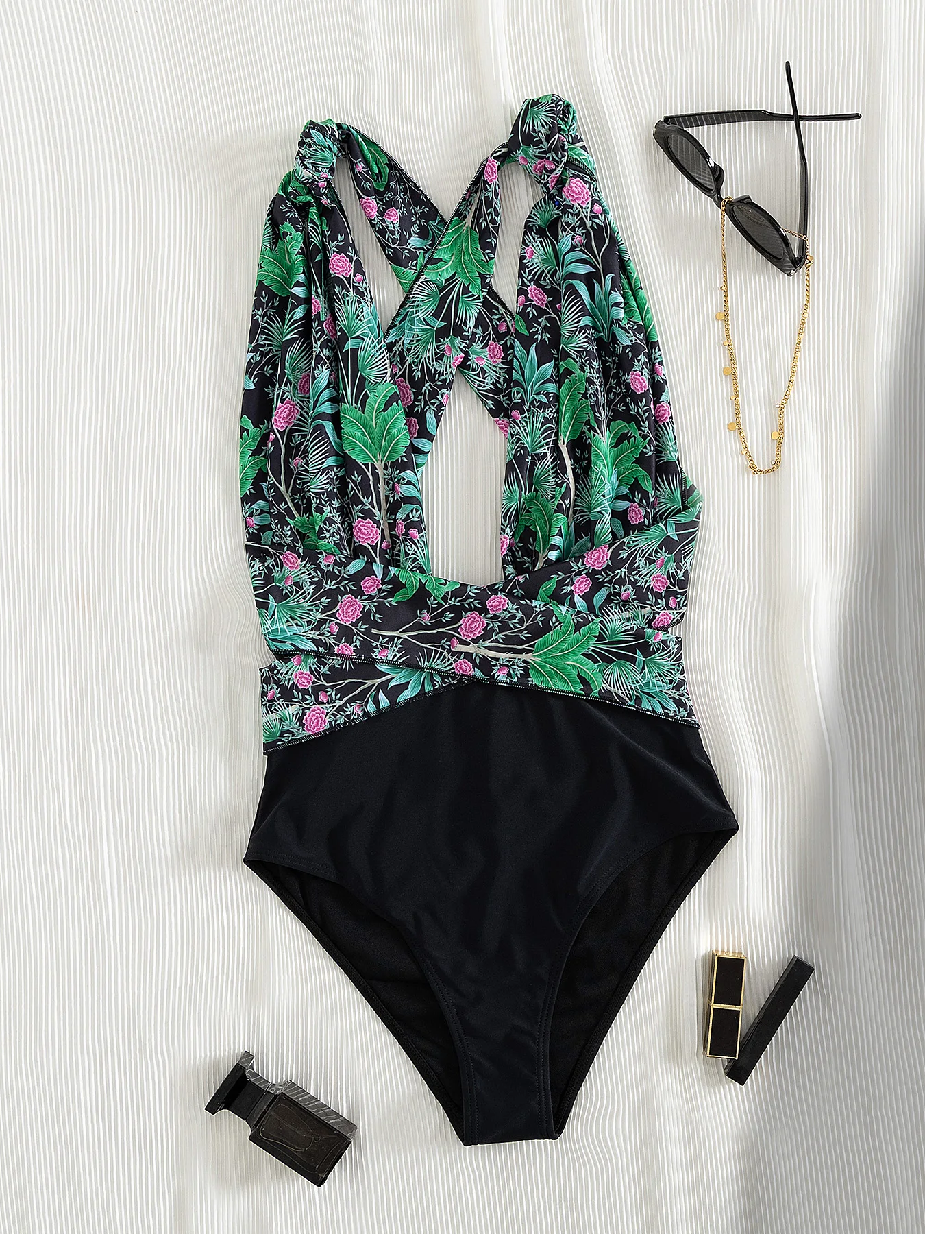 

Fashion Bandage Backless Women One Piece Swimsuit Sexy Classical Lady Bodysuit Swimwear Female Vacation Pleats Beachwear Getways