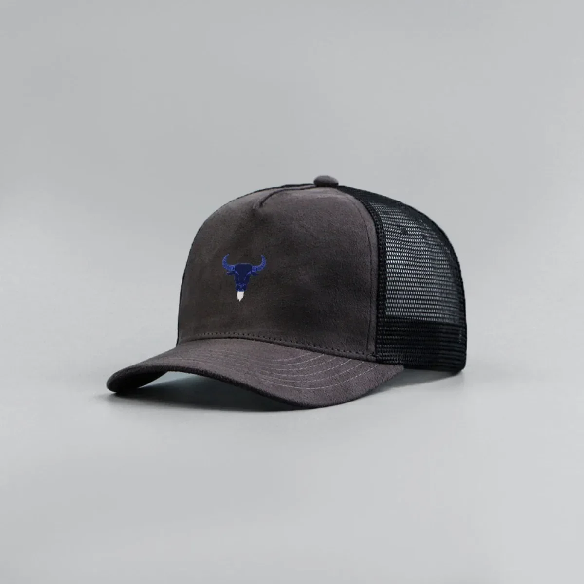 Blue Bull Head Print Unisex Mesh Suede Trucker Hat Spring Summer Breathable Sports Baseball Cap Women Men Outdoor Sun Hat