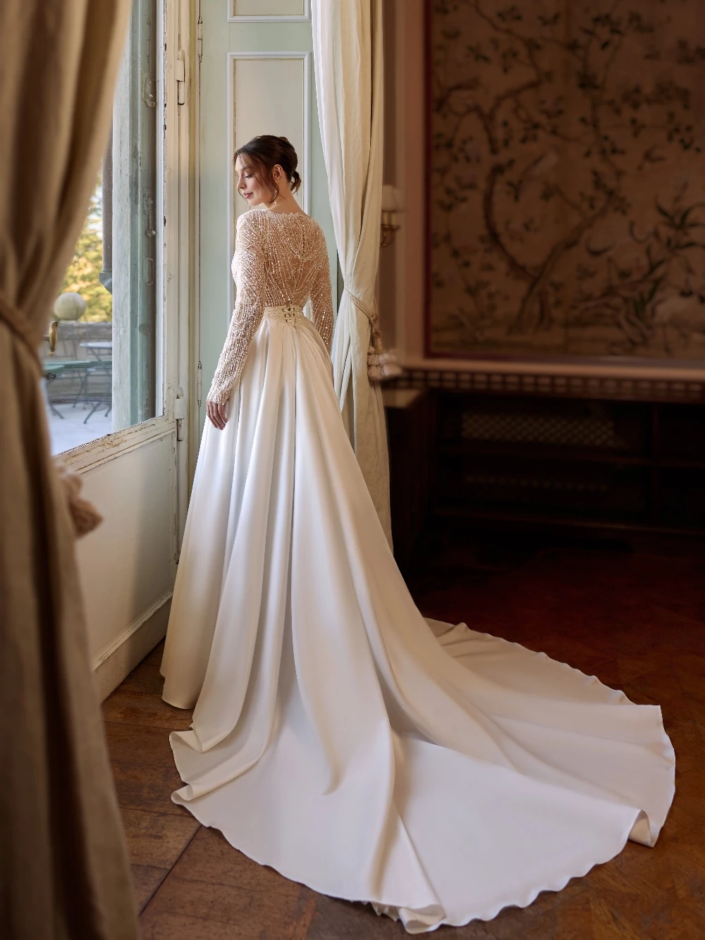 SAROULU Elegant Beaded Pearls Wedding Dress Princess Glamorous Satin A Line Bridal Gown Customized For Garden Bride Photo Shoot