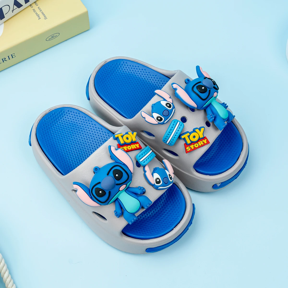 

Summer Cartoon Stitch Slippers Boys and Girls EVA Fashion Indoor Soft Sole Anti Slip Sandals Cute Wear Sandals Gift Outside DIY