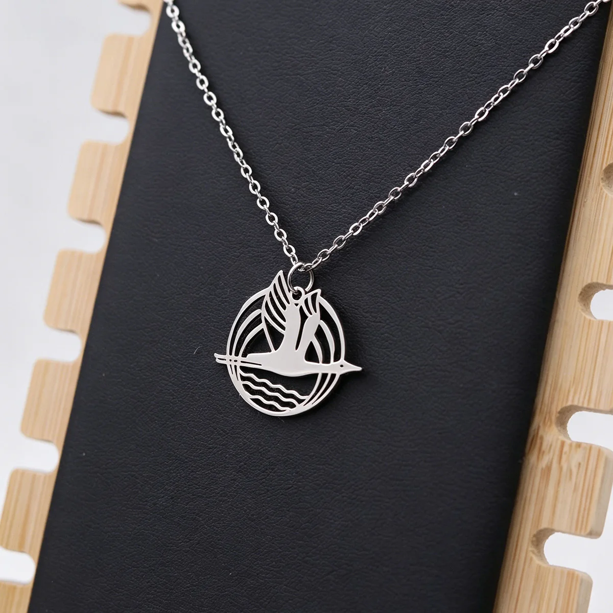 Chandler Fashion Crane Water Wave Pendant Necklace Stainless Steel Flying Bird Hollow Round Neck Chain Jewelry for Women