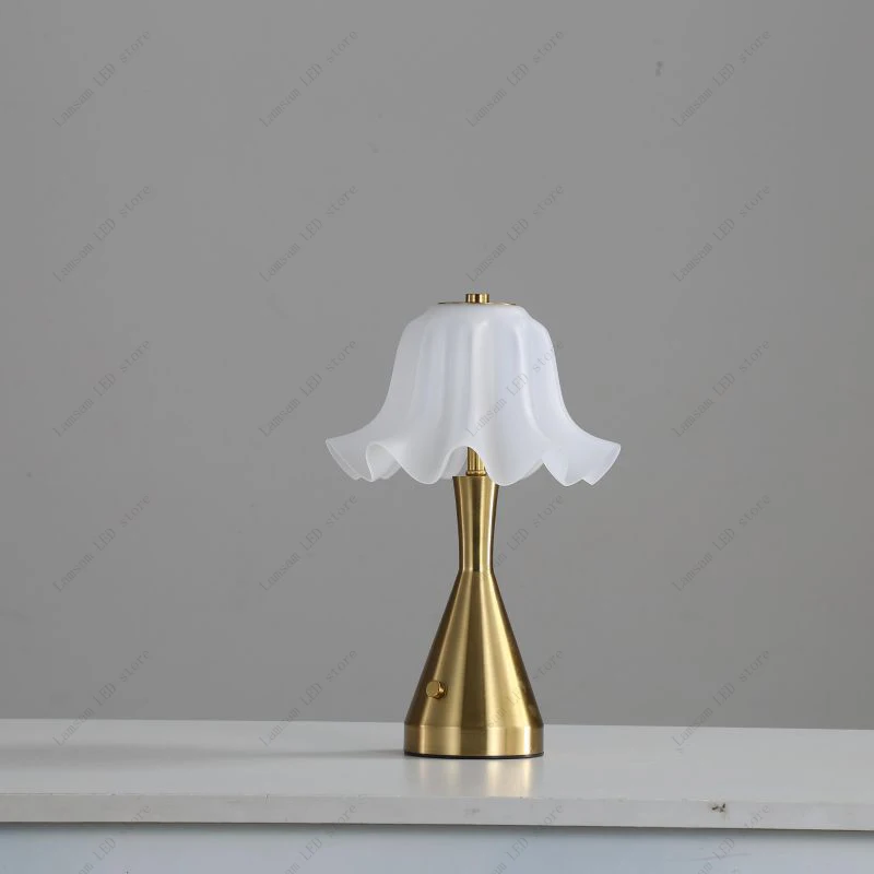LED Wireless Flower Lamp Touch-sensing USB Rechargeable Portable Decorative Brass Desk Light Dimmable Tricolored Reading Light