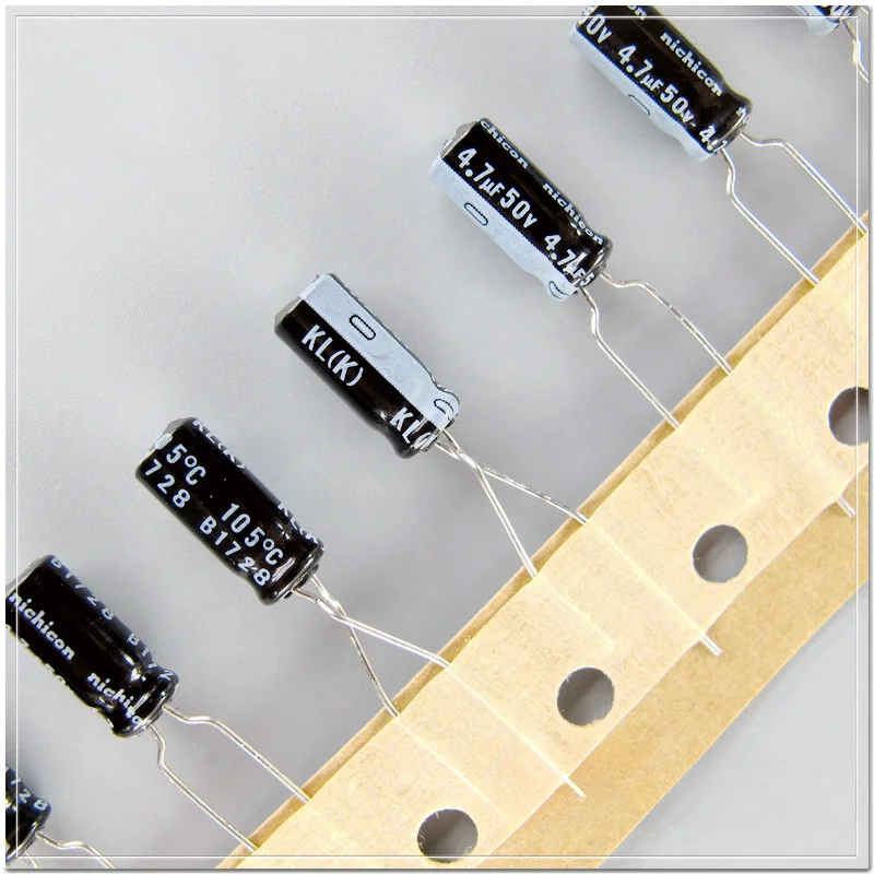 Nichicon KL Series 4,7 uF/50V 10% condensadores electrolíticos de baja fuga, 10 unidades