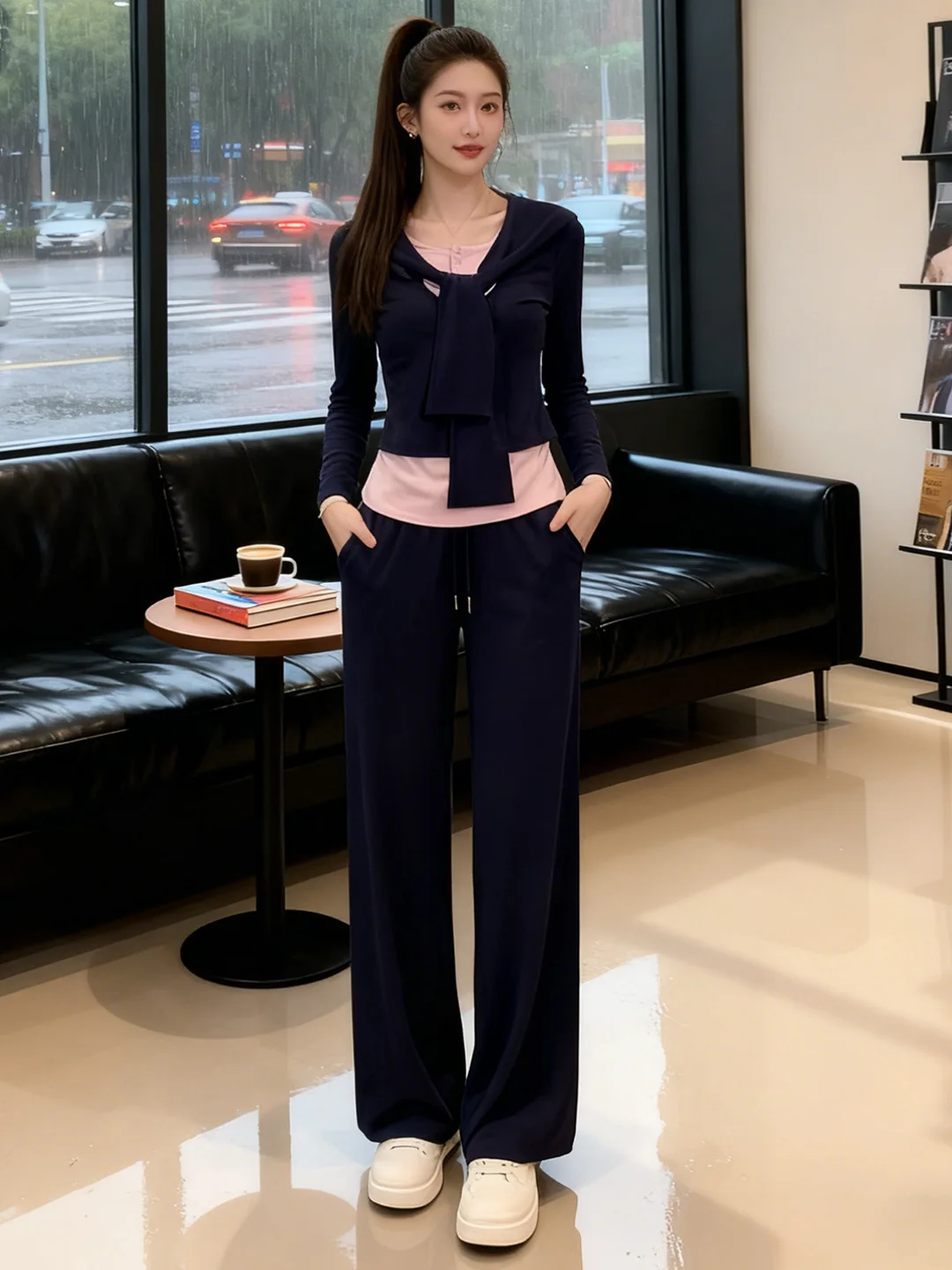 

Весенний модный женский комплект 2026: топ с эффектом омоложения и широкие брюки, повседневный спортивный костюм из двух предметов