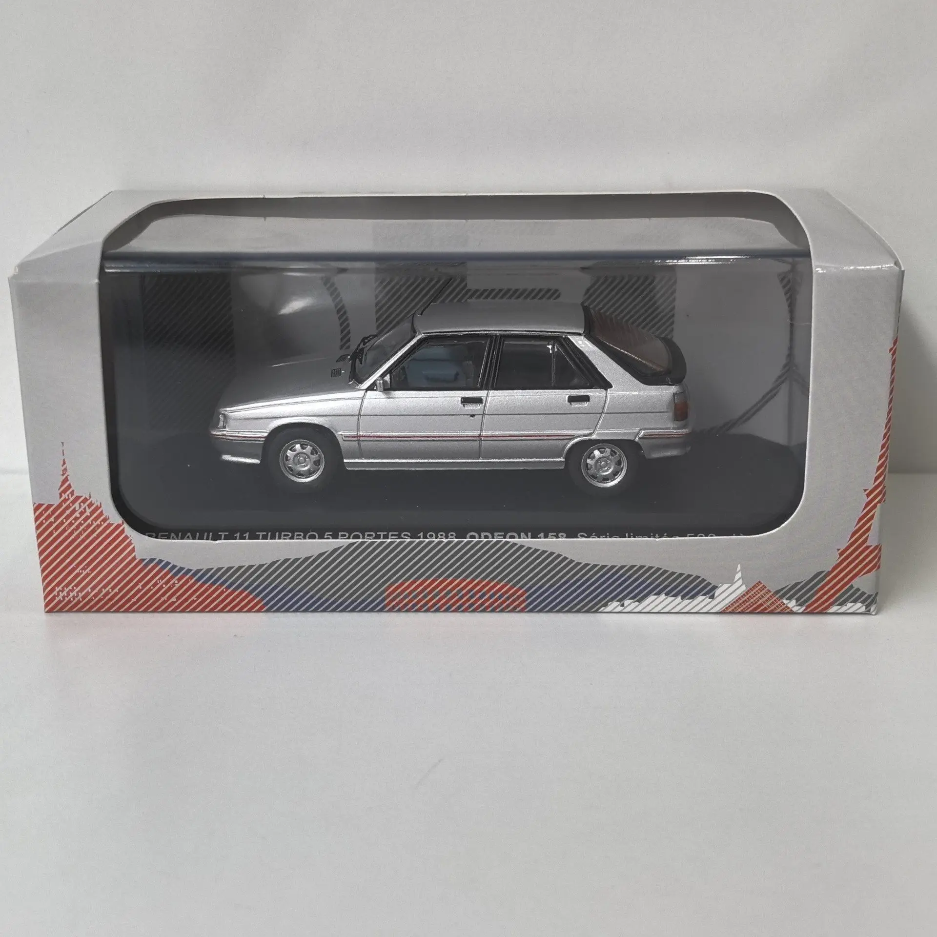 

Масштабная модель автомобиля ODEON 1/43, 11 TURBO, 5 ДВЕРЕЙ, 1988, 1F, литая из сплава