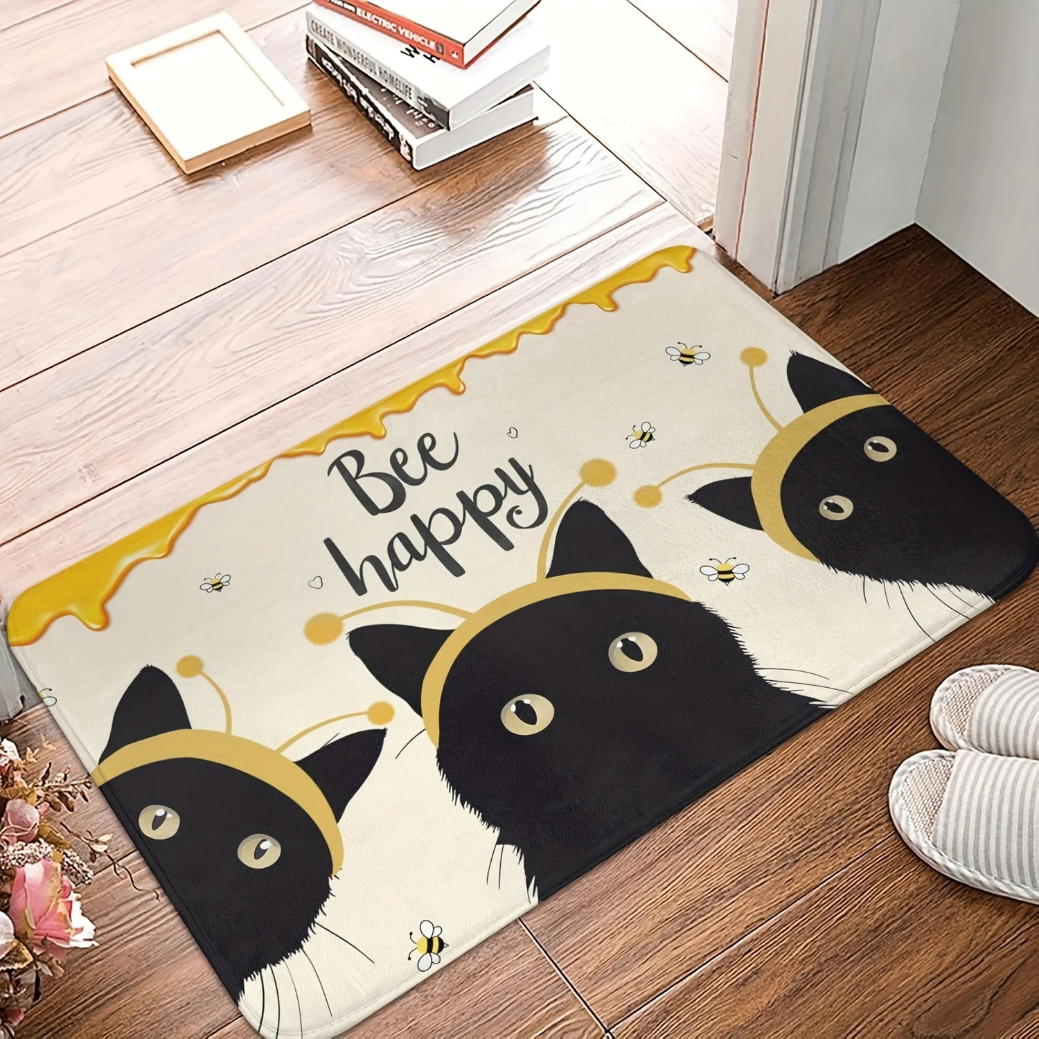 

1pc Bee Happy Black Cat Welcome Doormat, Polyester Fabric, Machine Washable, Suitable for Home Kitchen Laundry Room