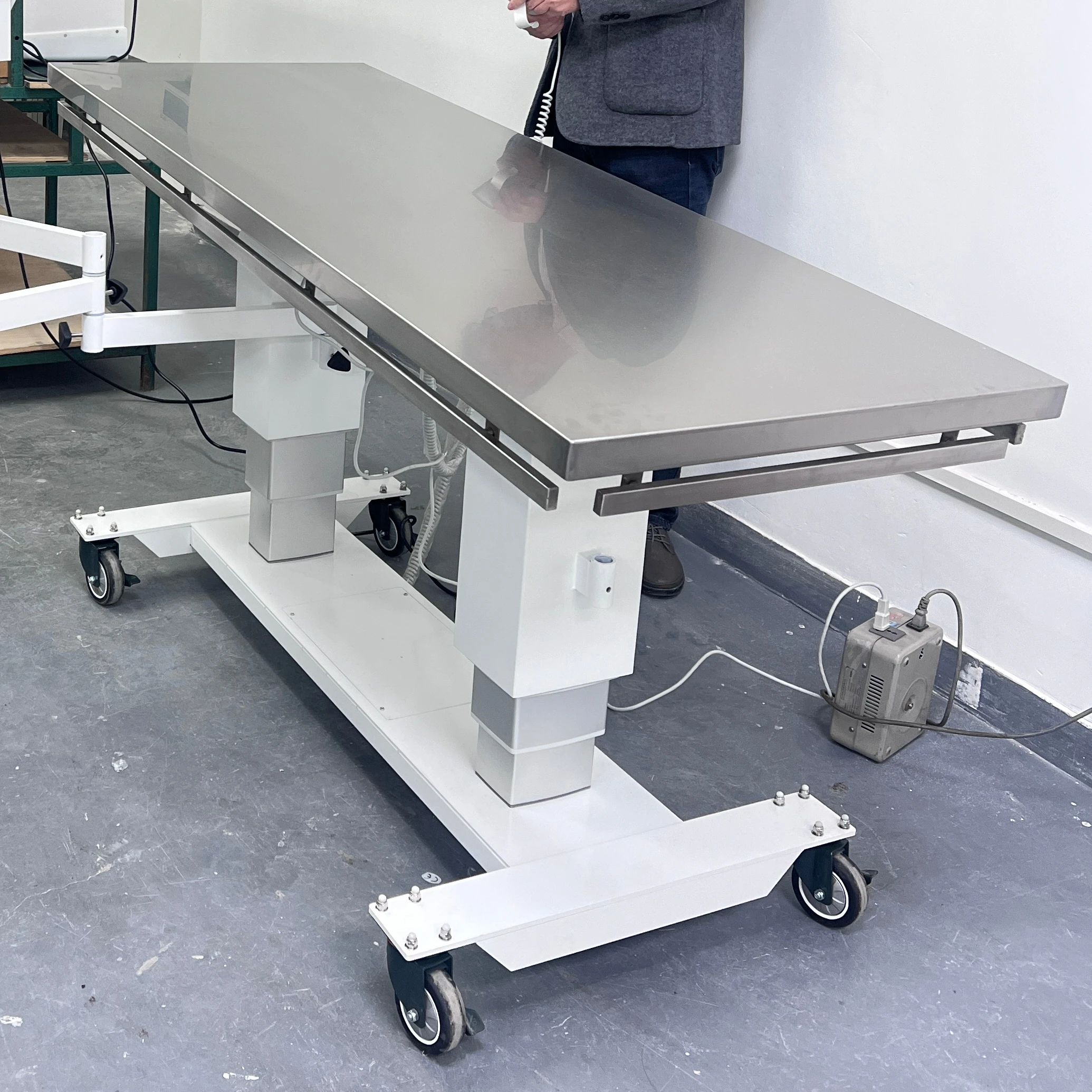 The Latest Development Veterinary Operating Table Luxury All-round Tilt Pet Surgery Table