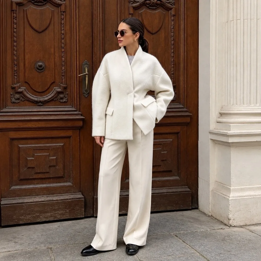 Short Length Women Short Wool Coat Fitted Waist Bubble Sleeve Ladies Fitted Woolen Jacket Bubble Sleeve Outerwear