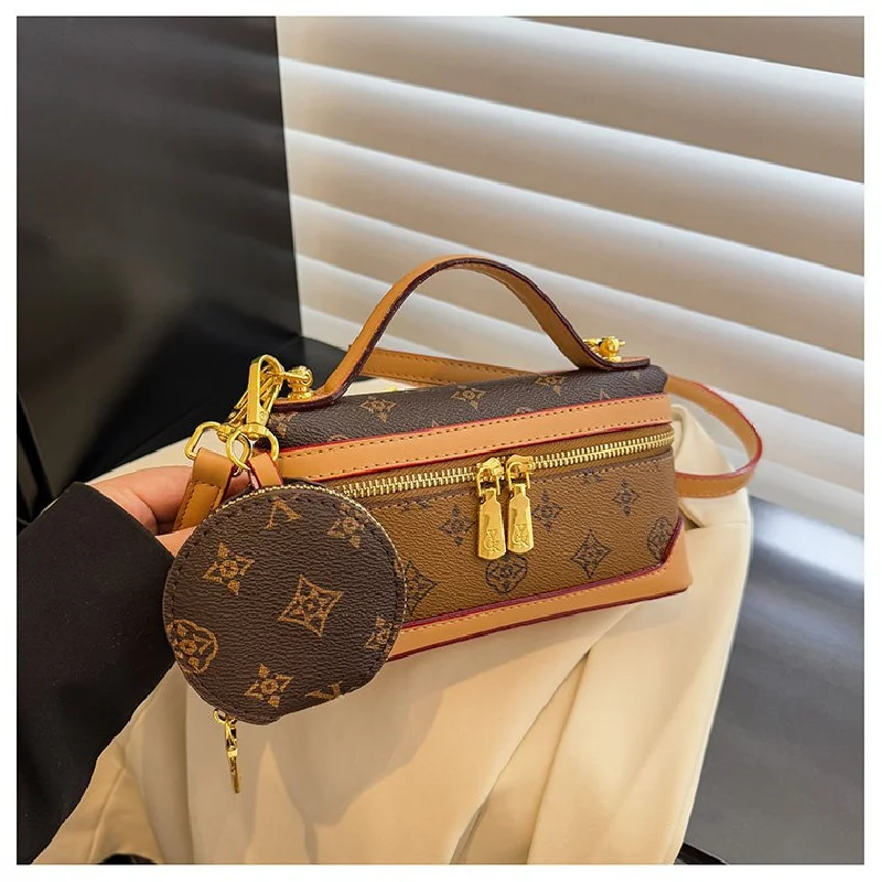 

Fashionable Messenger Bag Women Large Capacity Solid Color For Daily Shopper Use Minimalist Chic Design