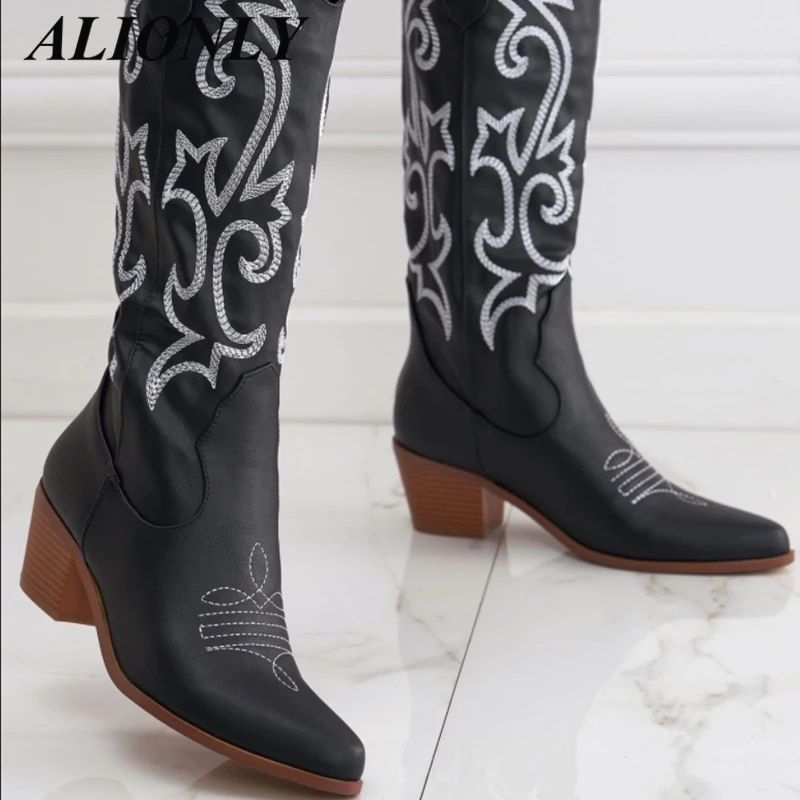 

Alionly 2022 New Women's Boots Western Cowboy Boots Embroidered Sleeve Vintage Mid-Cut Women's Boots Chaussure Femme