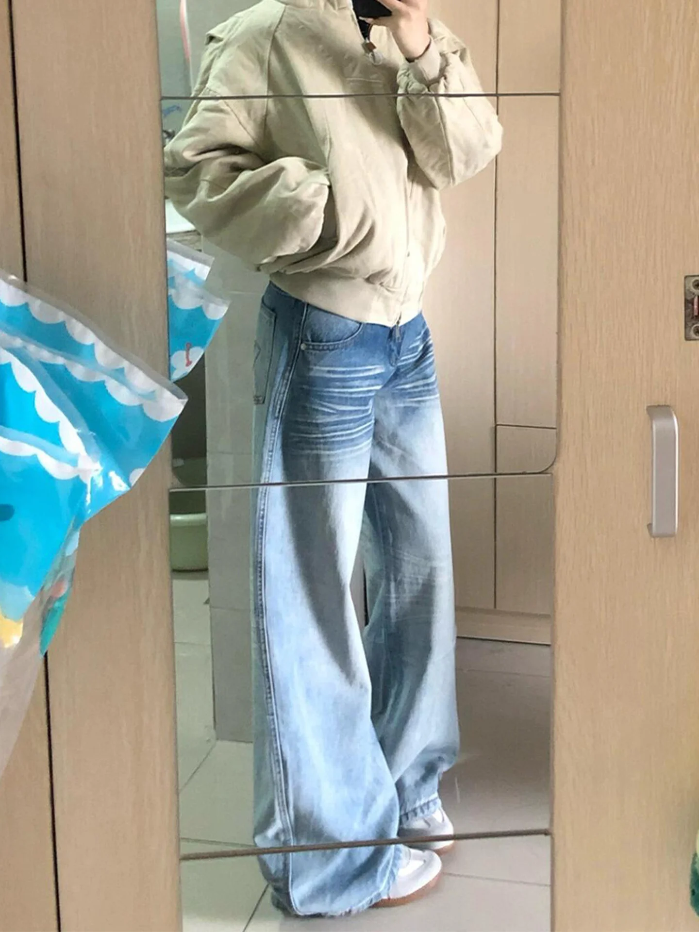 Luźne, szerokie dżinsy damskie w kolorze jasnoniebieskim, idealne na jesień i zimę, nowe, proste spodnie typu tuba.