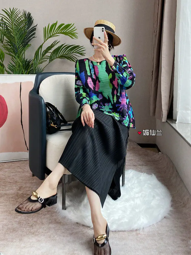 Plus Size Women T-shirt with Geometric Pattern Printing Design Fashion Versatile Loose Elastic Travel Vacation Clothing