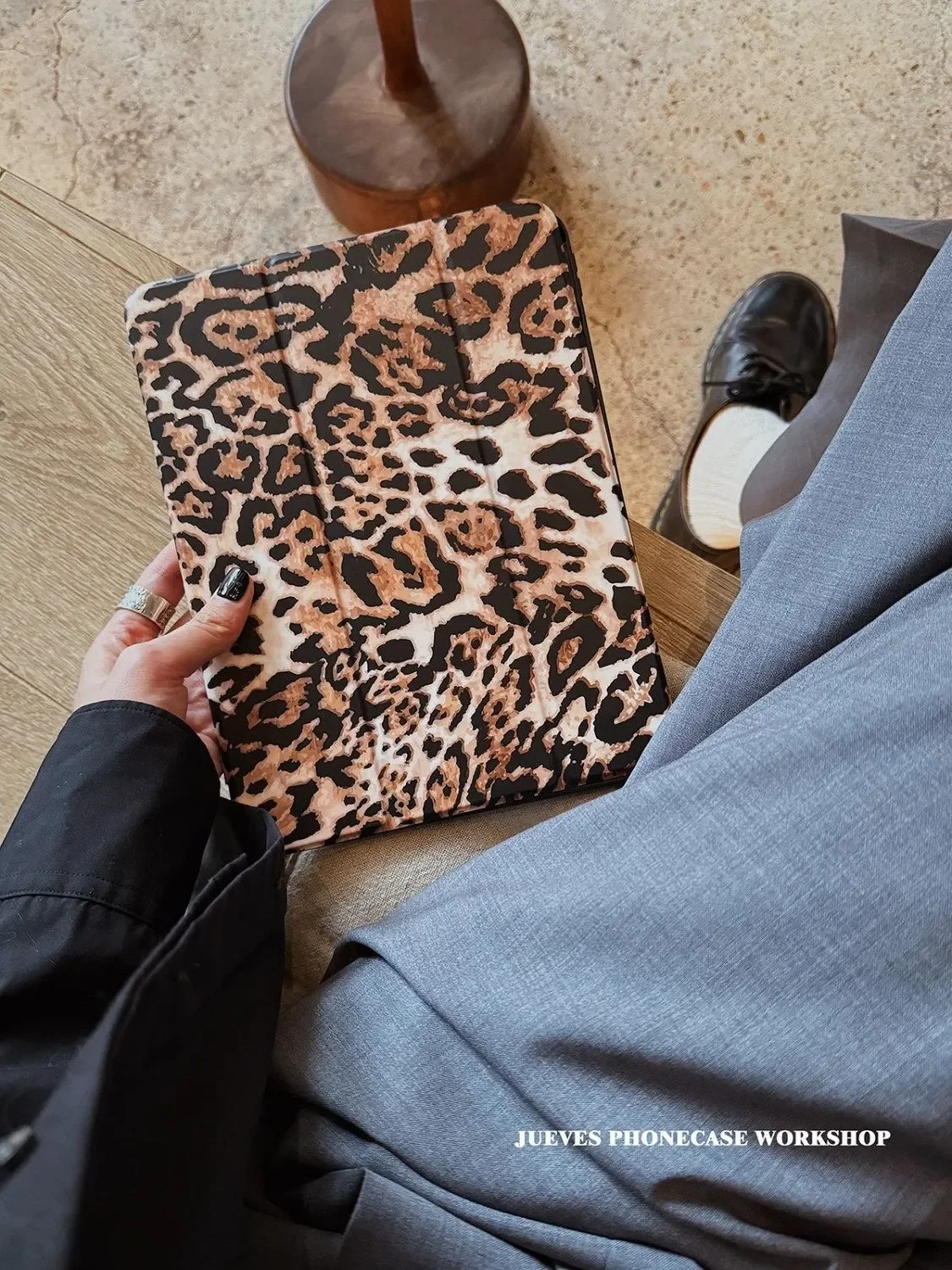 

Чехол для iPad Pro 13 11-го поколения M5 M4 12.9 A16 10 8 7 9-го 10-го поколений, для iPad Air 11 M2 M3 Mini, с леопардовым принтом и клубничным зеркальным покрытием