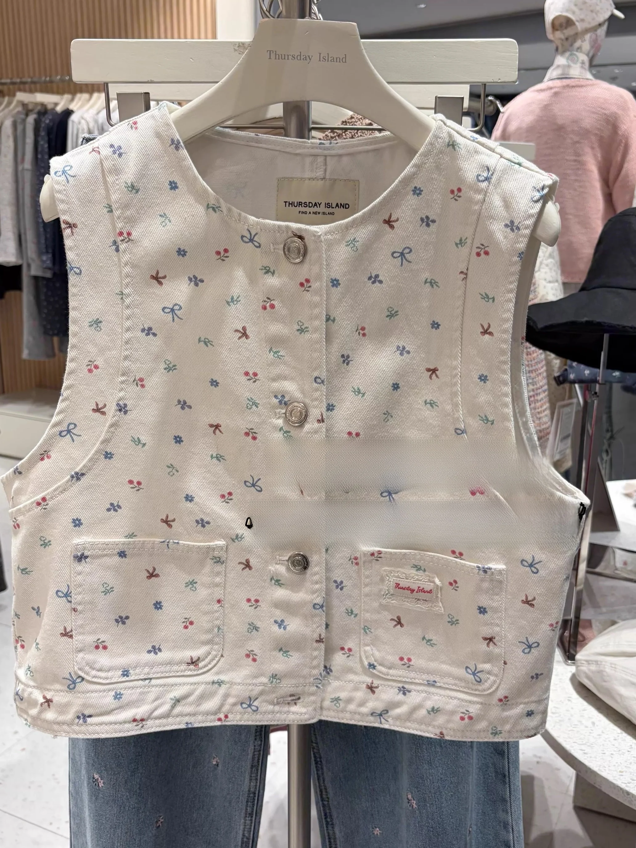 

Slimming Printed Vest Casual Style round Neck Single Button Closure Regular Length Outerwear for Women Summer 2026 Fashion