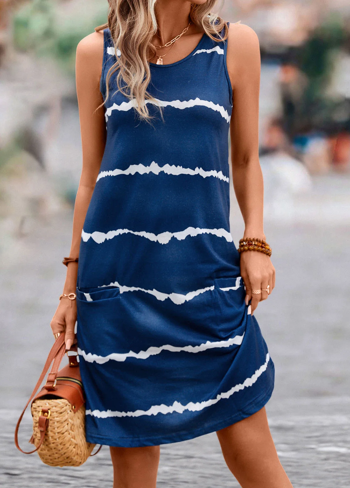 

Весенне-летнее женское мини-платье темно-синего цвета с принтом тай-дай и полосками, с круглым вырезом, без рукавов, с карманами, повседневное, для отпуска