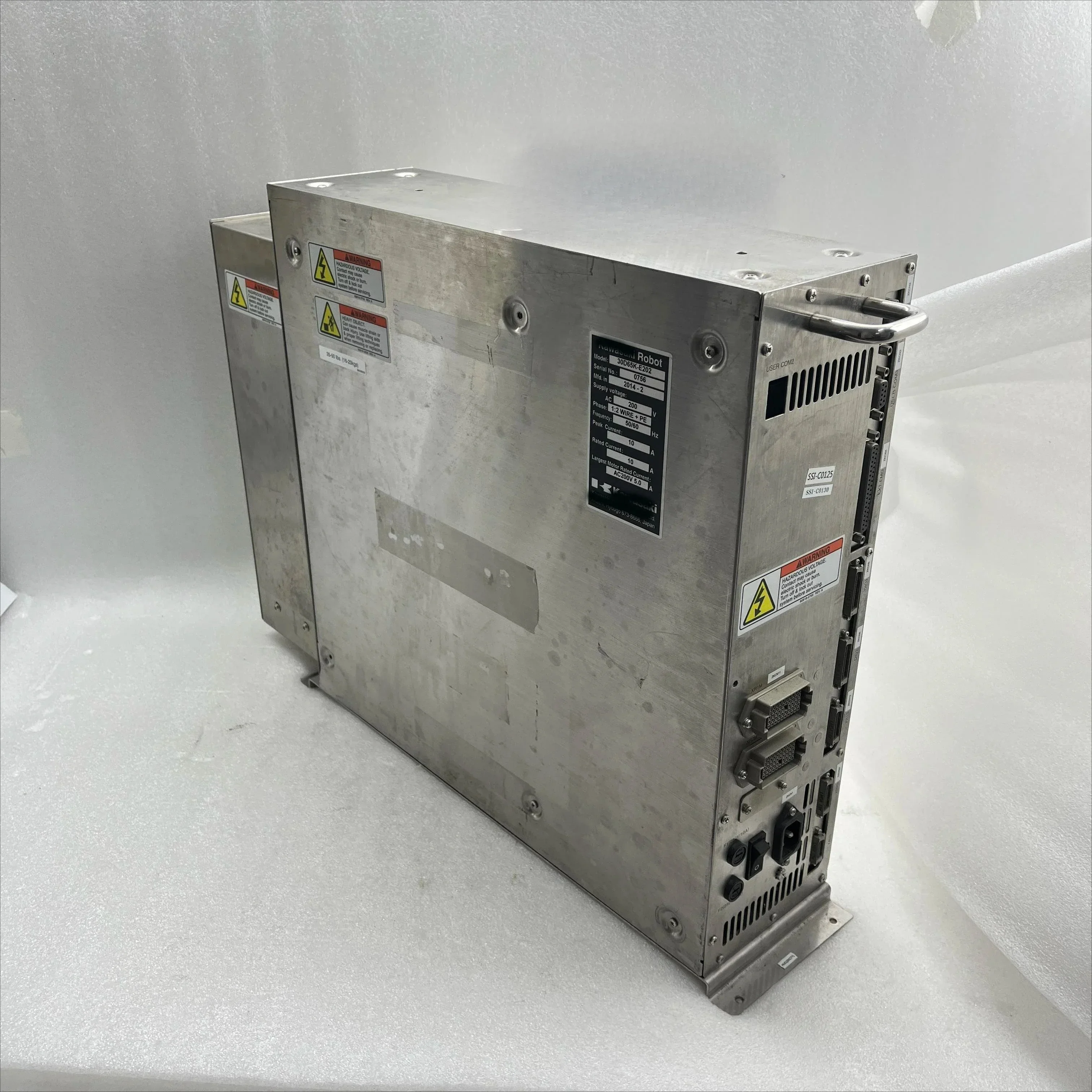 

Контроллер робота 30D65K-E202 в хорошем состоянии