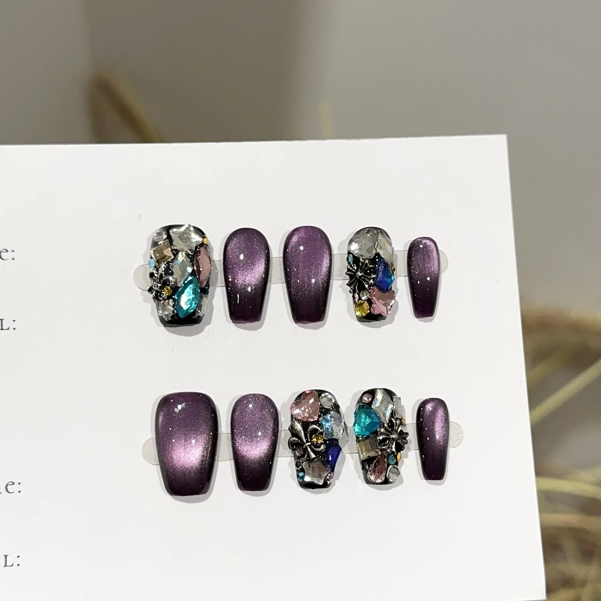 YunMoonai 10pcs Elegant Rhinestone Cat Eye Stylish Press On Fake Nails Easy to Apply Fashion Wearable Nail for Everyday Life