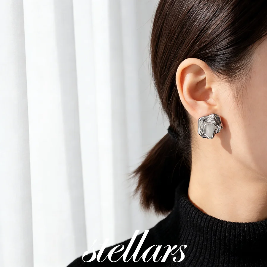 

Steel-Colored Irregular Oil-Drop Earrings for Women Trendy Unique Niche Design Fashionable Versatile Irregular Studs