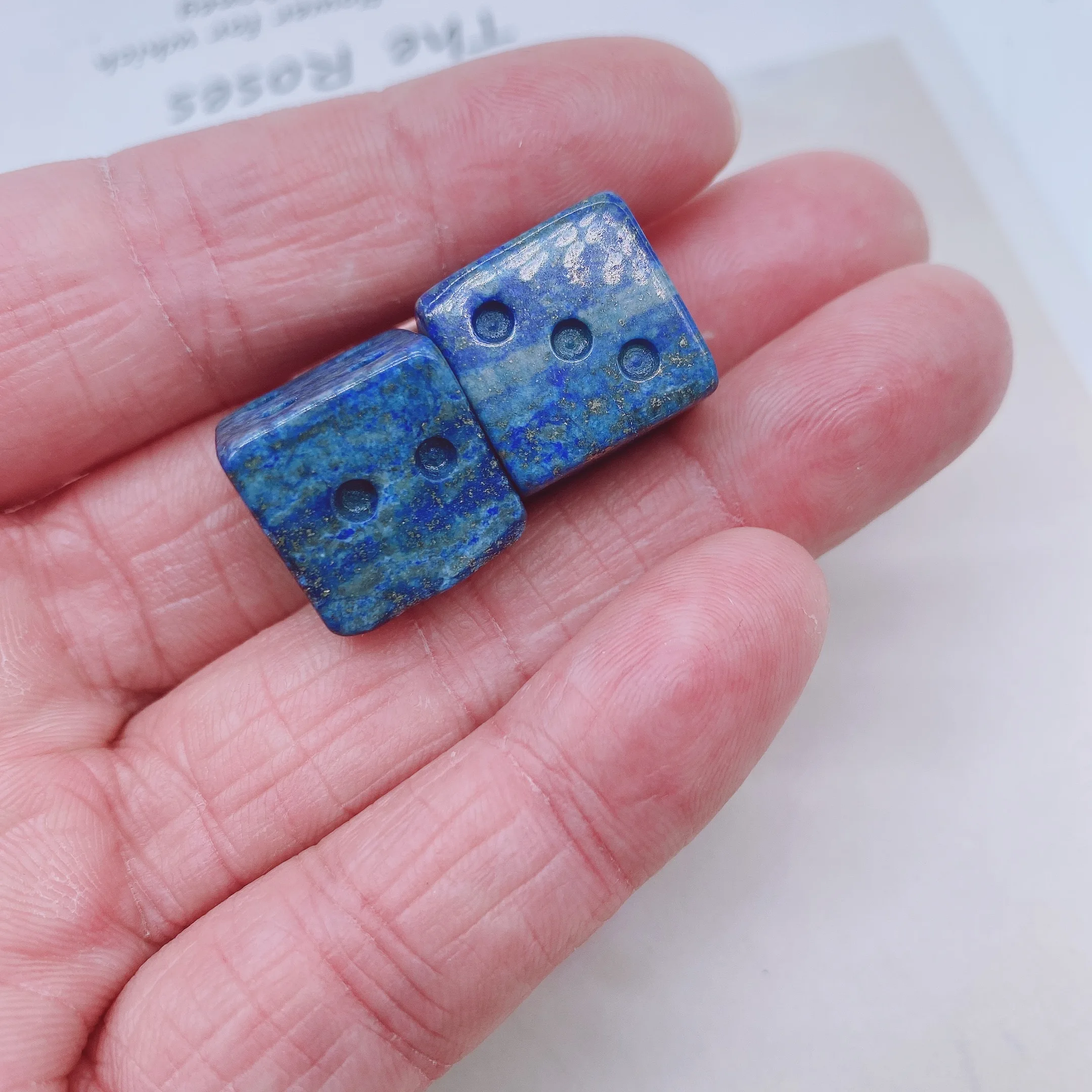 

2pcs Natural Lapis Lazuli Dice Energy Reiki Gemstone Cube Palm Carving Decoration Crystal Quartz Healing High Quality For Gift