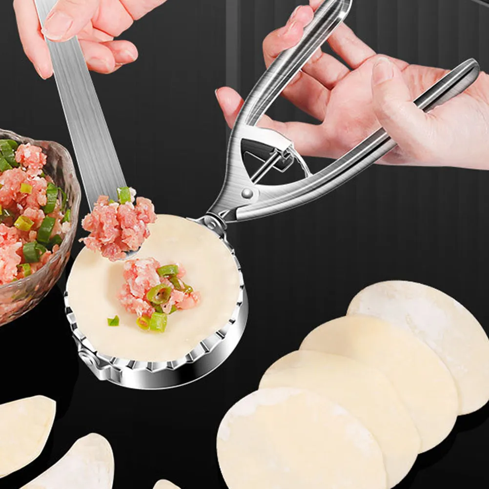 

Ручной пресс для лепки пельменей из нержавеющей стали для идеально герметичных пельменей, прост в использовании и хранении.