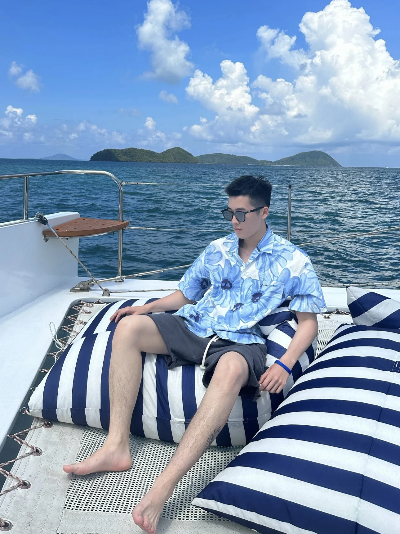 

Hawaii Cool Daisy Print ort Sve irt Мужская повседневная свободная юго-восточная Азия Vaion Sle irt Летняя легкая мода