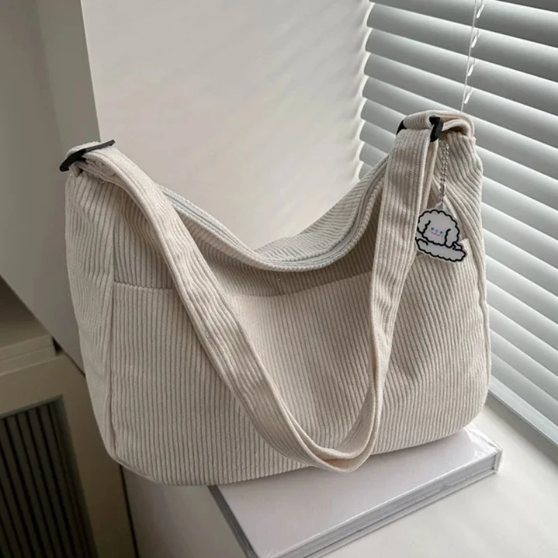 

Women’s Corduroy Shoulder Bag, Casual Striped Large Capacity Tote with Zipper Closure, Cute Hat Patch, Perfect for Everyday Use