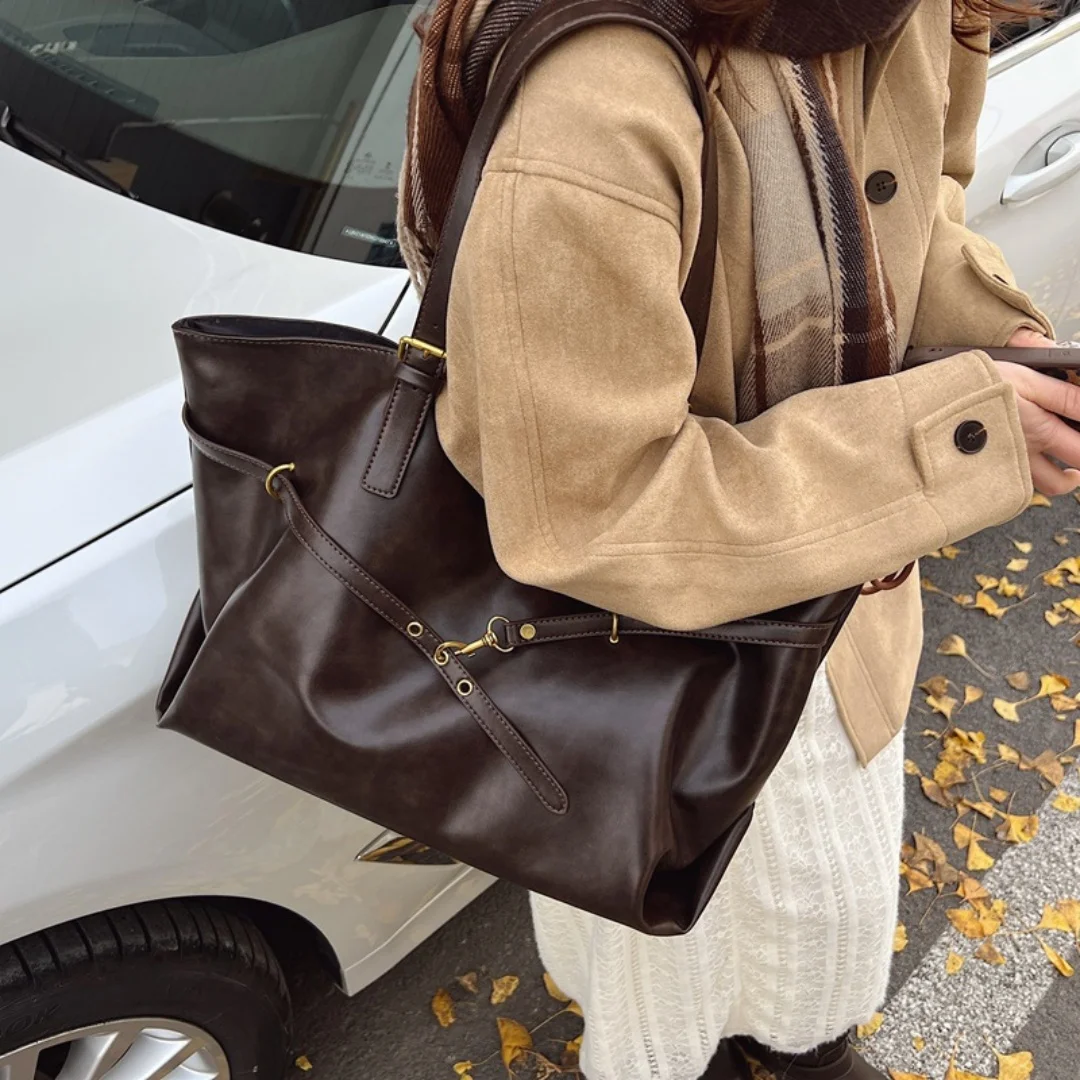 Brown Large Capacity Vintage Tote Bag Metal Buckle Decor Casual Shoulder Bags Versatile Commuter Handbag Women's Elagant Bag