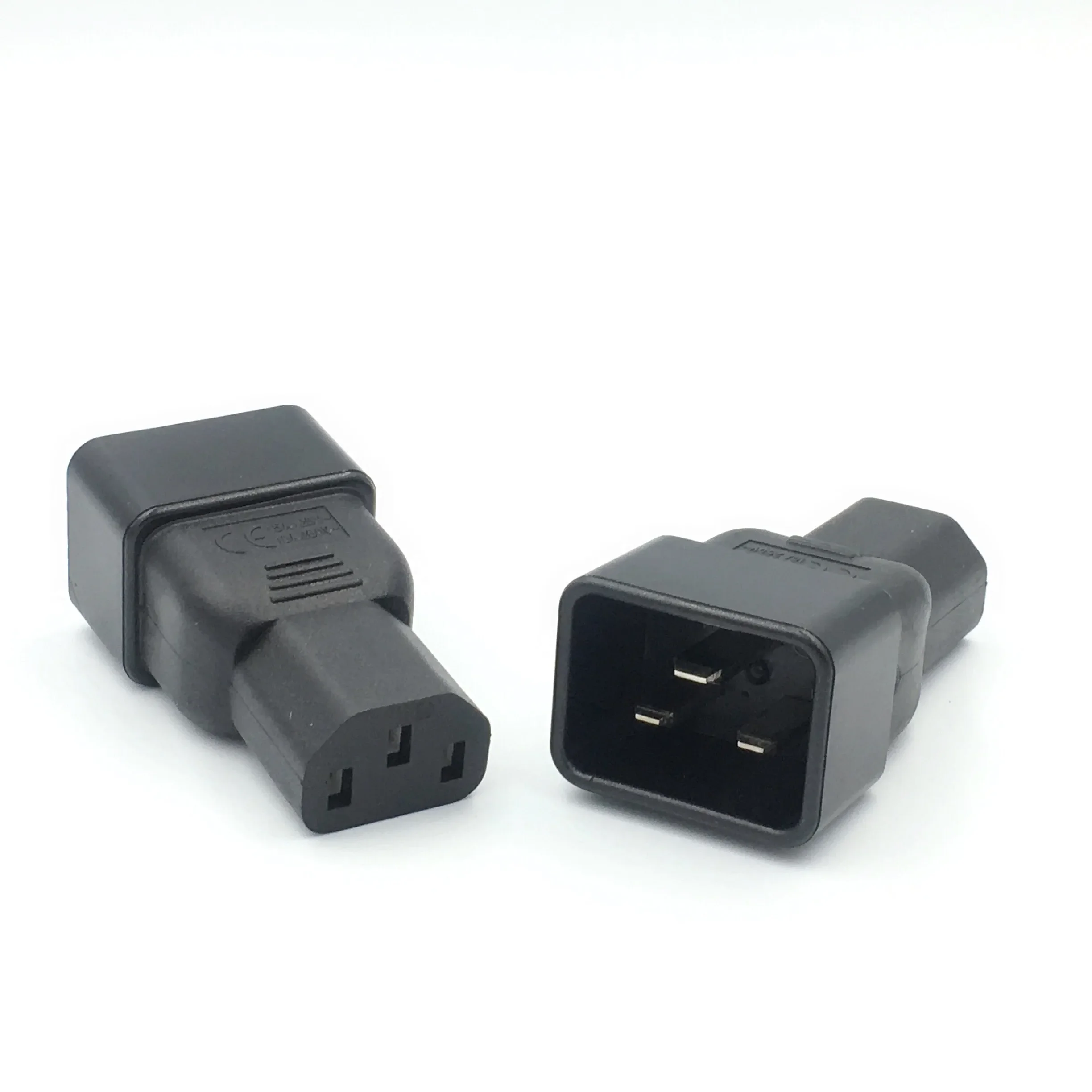 การรีวิวและแนะนำสายแปลง IEC 320 C14 ไป C20 สำหรับการใช้งานที่หลากหลาย