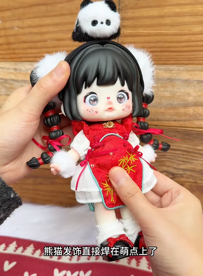 Genuino Nommi Mjd Action Figure Pace e sicurezza Ogni anno Collezione di bambole Kawaii Ornamento da tavolo Tendenza moda Regalo a sorpresa