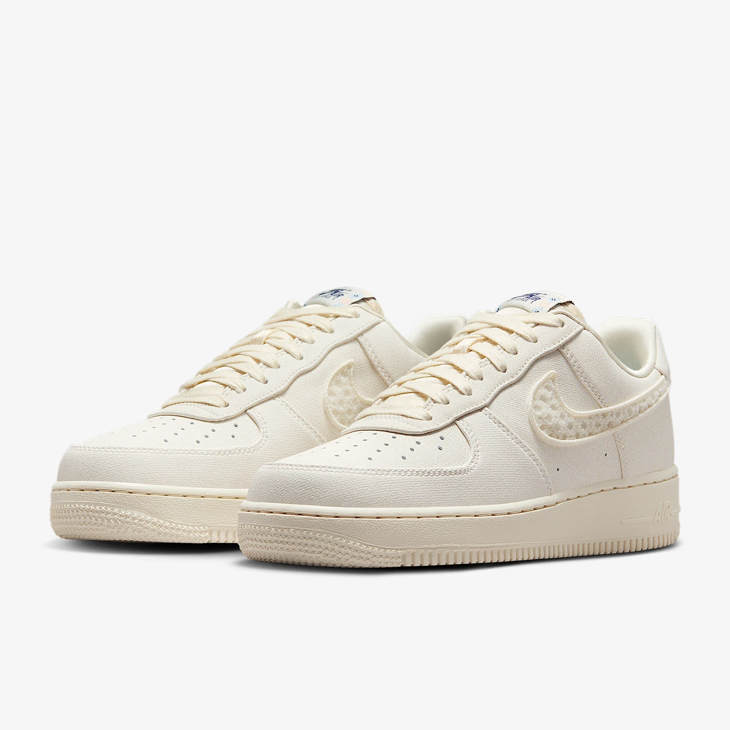 

Nike genuine Air Force 1 Women's Classic Lightweight Casual Sneakers IH7351-010