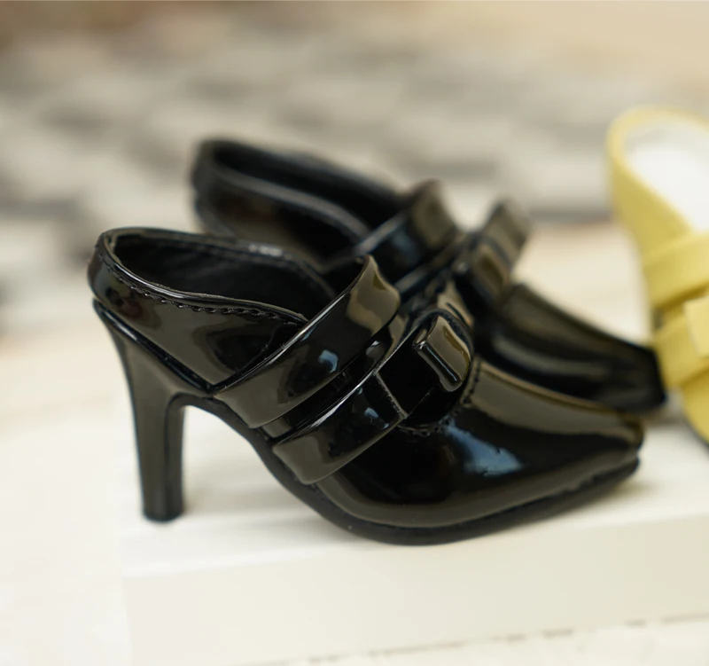 D09-P743 Kinder handgemachtes Spielzeug 1/3 SDGR Puppe BJD/SD Puppenschuhe gelb schwarz High Heels und Hausschuhe 1 Paar