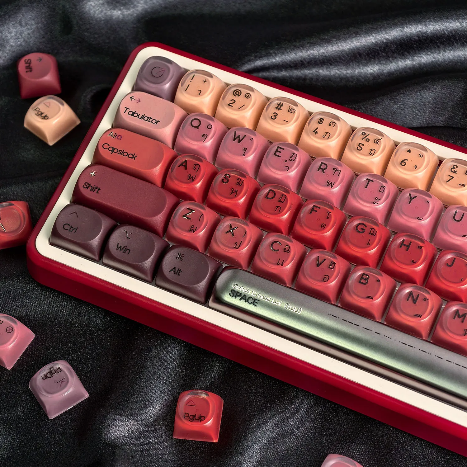 

MAIMOOO Thai Keycaps HOA Translucent Gradient Red Retro Keycaps Berry Kiss Frosted Texture Lipstick/Foundation Keyboard Key Caps