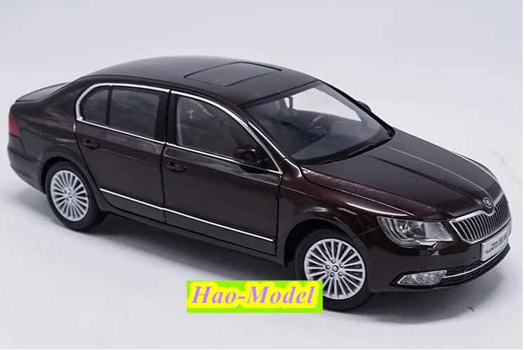 1:18 Shanghai Volkswagen Skoda Superb Alloy Diecast Model Car Gifts Ornaments
