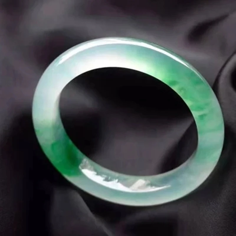 

Natural Burmese Jade Light Green Two-Color Bracelet Elegant Princess