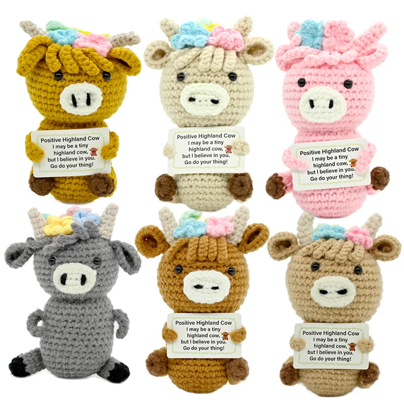 Image of AnimalSeries Positive Energie Kuh Häkelpuppe, Handgemachtes Gestricktes Deko-Ornament mit Ermutigungskarte, Mini Schreibtisch-Deko Geschenk