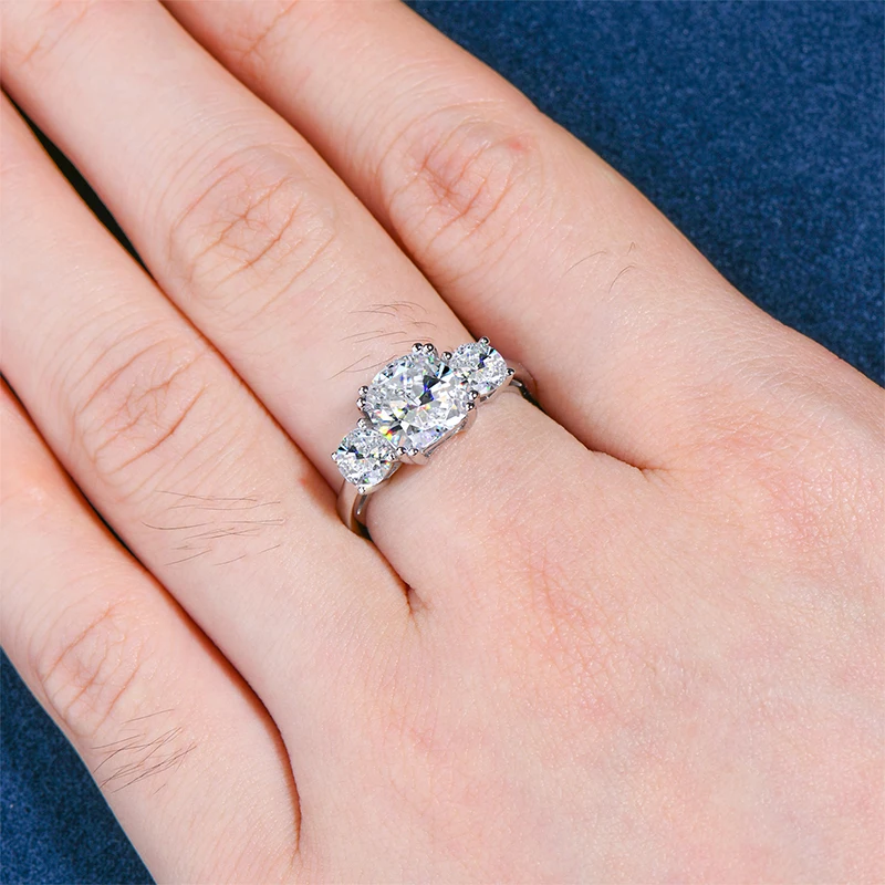 Lnngy Round Cushion Cut Moissanite Engagement Ring for Women 925 Sterling Silver Three Stone Wedding Ring Sparkling Jewelry Gift