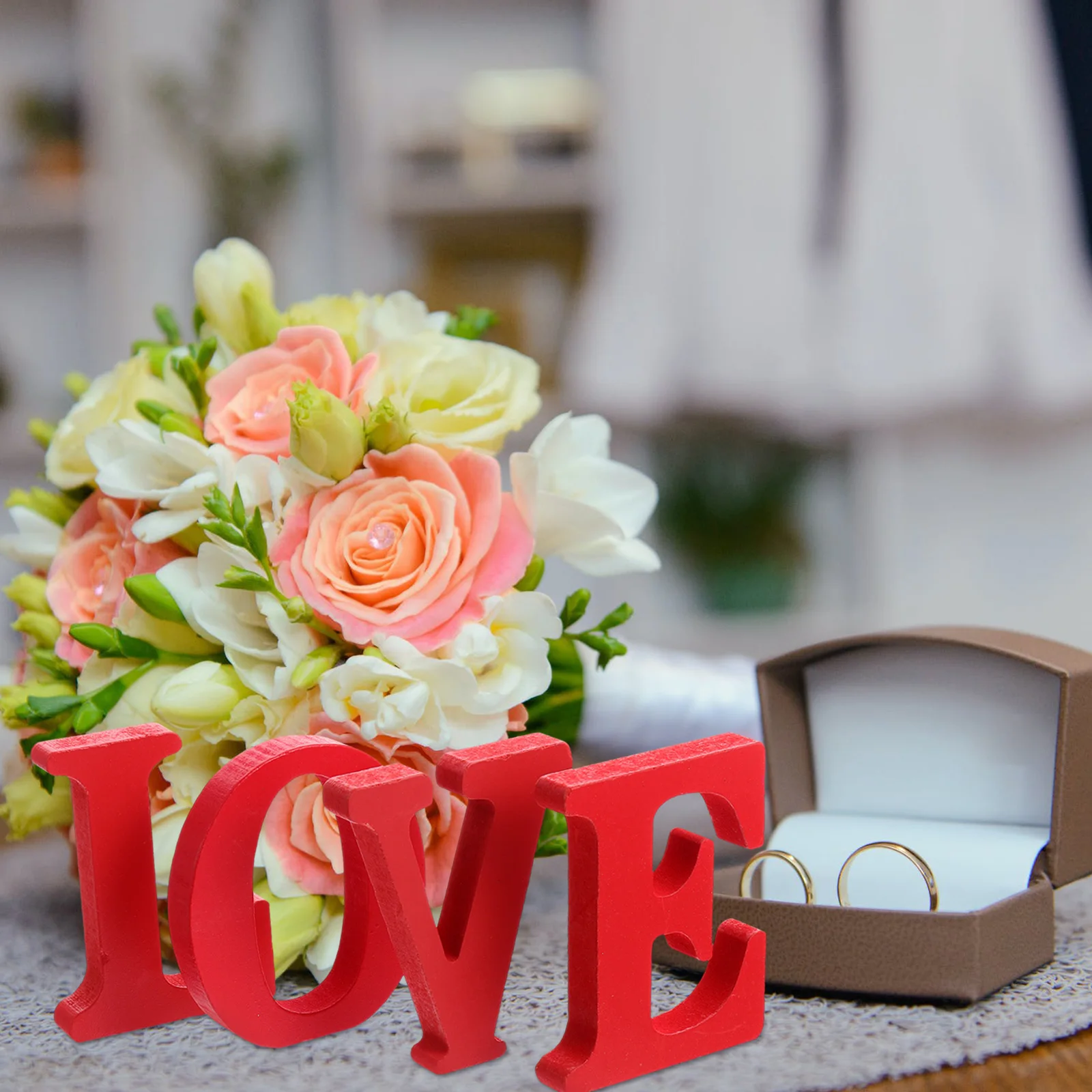

4pcs Wooden LOVE Letters nament for Wedding Valentine Decor Practical Romantic Charm DIY Red Decoration