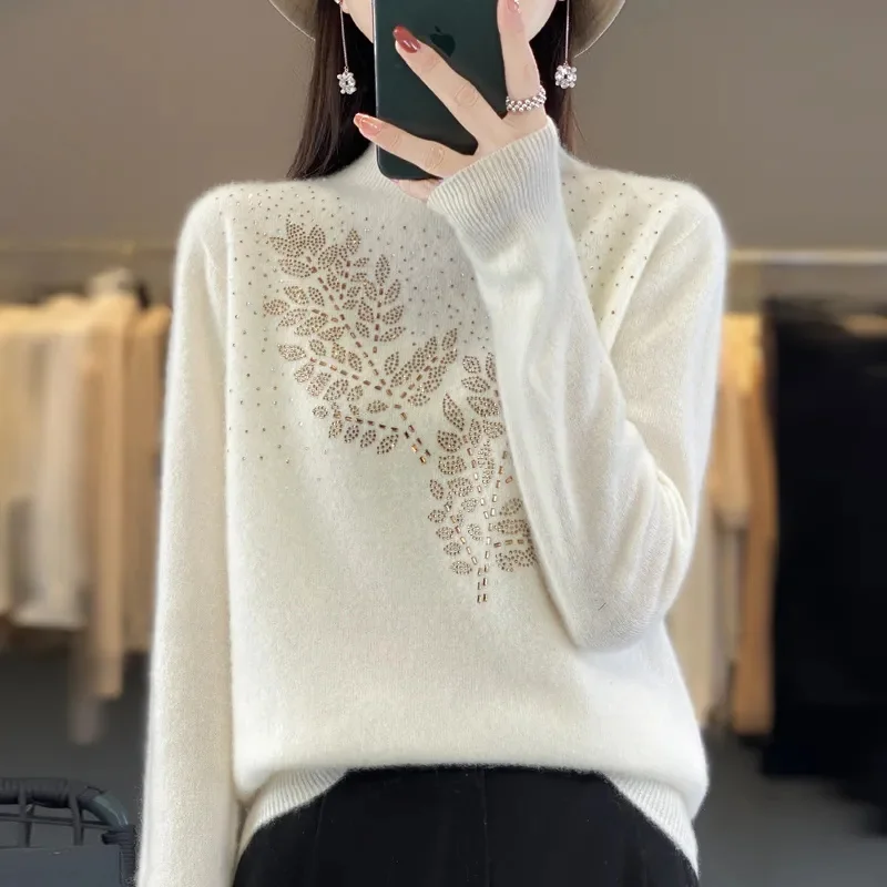 Maglione di lana autunno e inverno Elegante maglione con fondo lavorato a maglia a collo alto e pullover con diamanti di fascia alta e vestibilità slim da donna