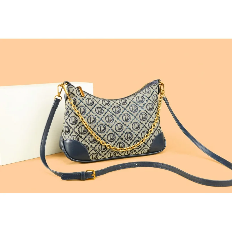 حقائب يد نسائية راقية مصنوعة من الجلد الناعم بتصميم عصري للركاب ونمط خالد مشهور #1