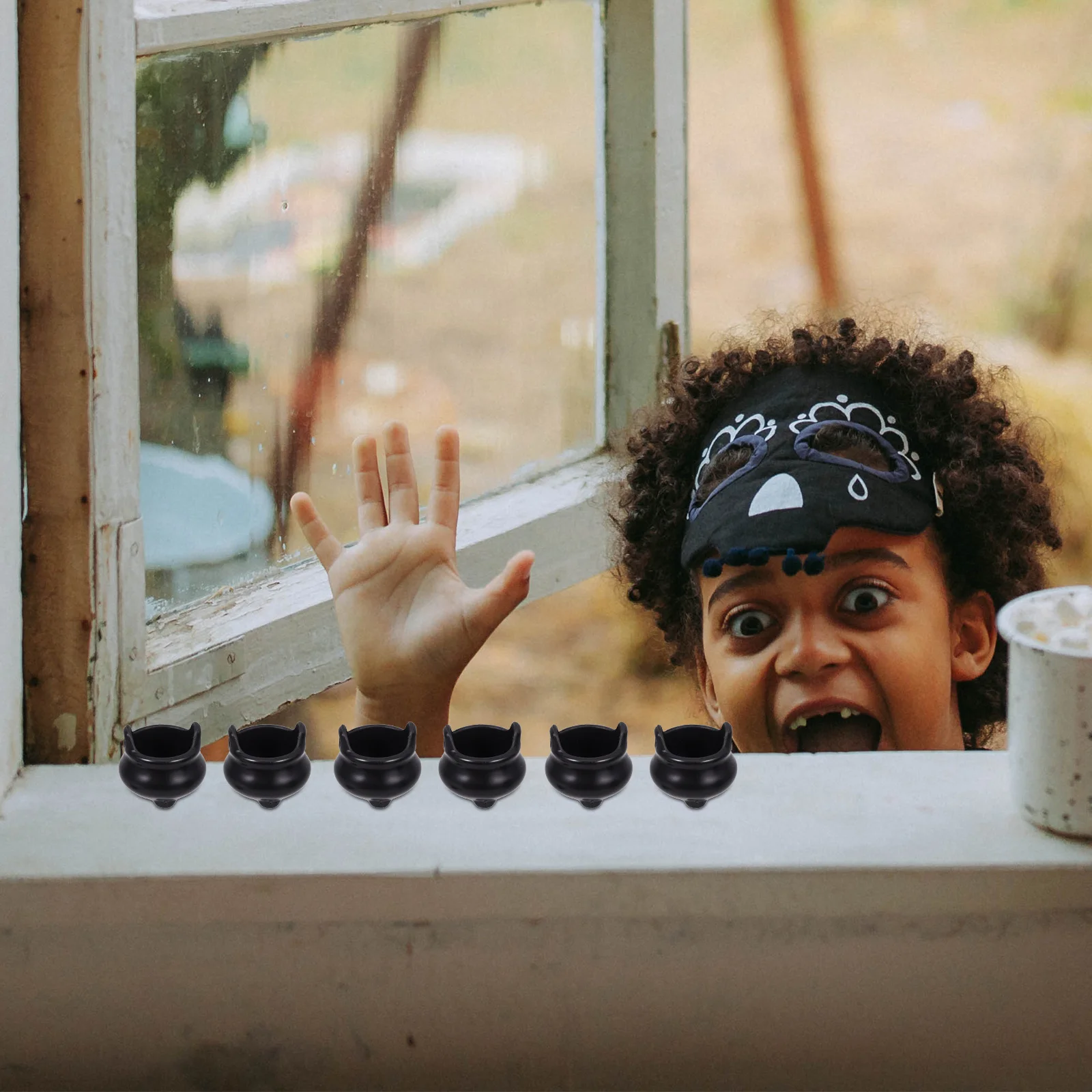 

12Pcs Halloween Miniature Witch Cauldron Pots Durable Plastic Mini Halloween Ornaments for Craft Projects Party Decoration