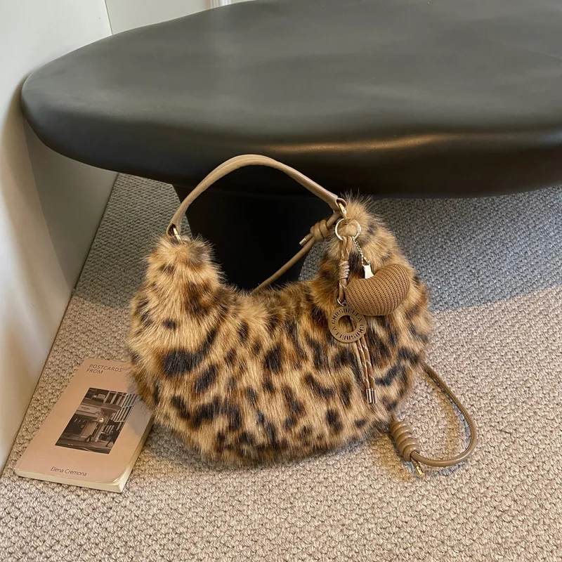 New Imitation Fox Plush Tote Bag Casual Fashion Faux Fur Handbag Women Large Capacity Versatile Shoulder Crossbody Bag