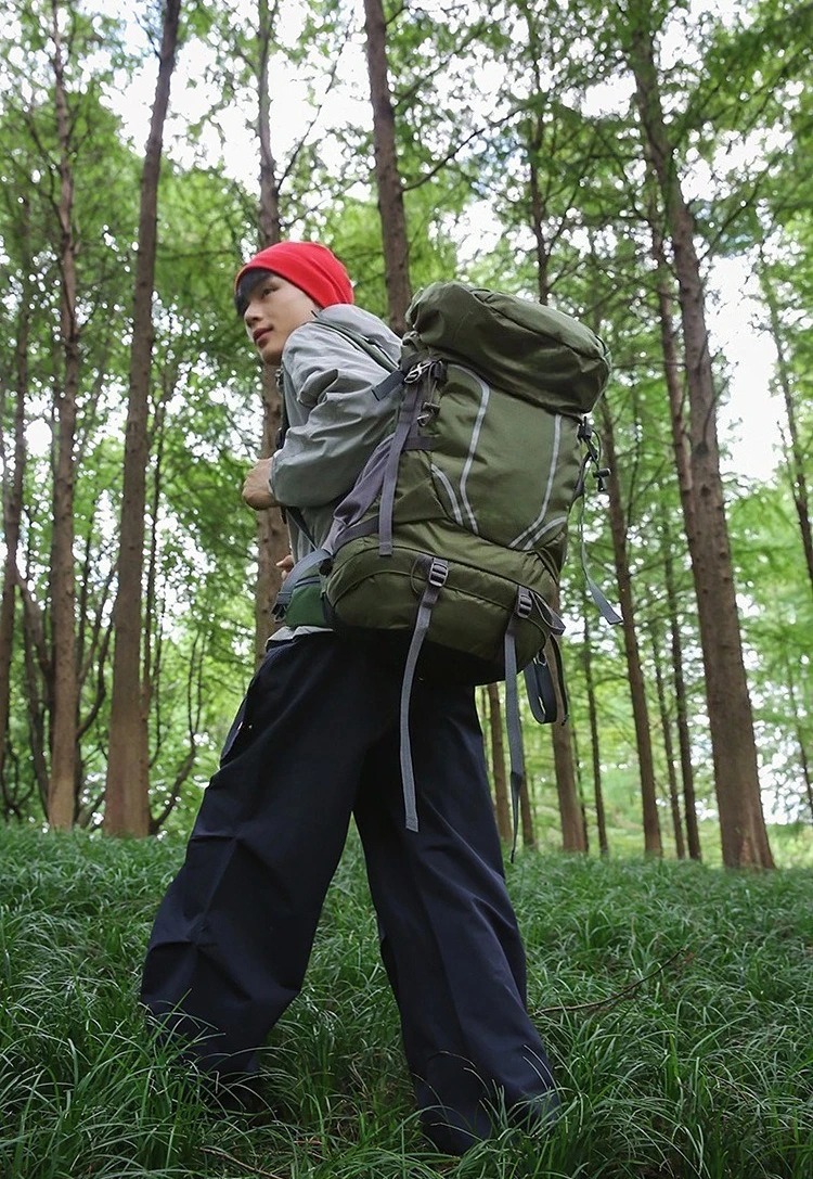 Outdoor professional hiking bag travel backpack backpack large capacity multi-layer storage backpack